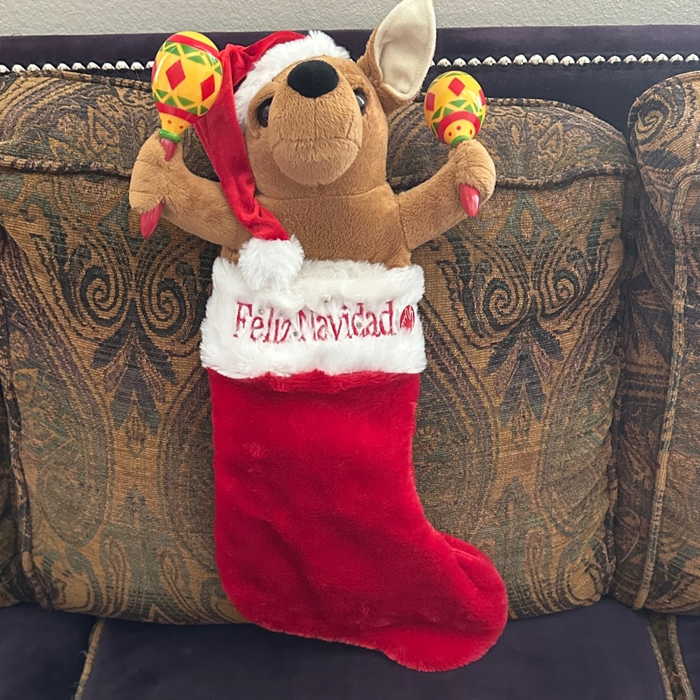 NEW! Push button, singing, light up, Felix Navidad Chihuahua with maracas.